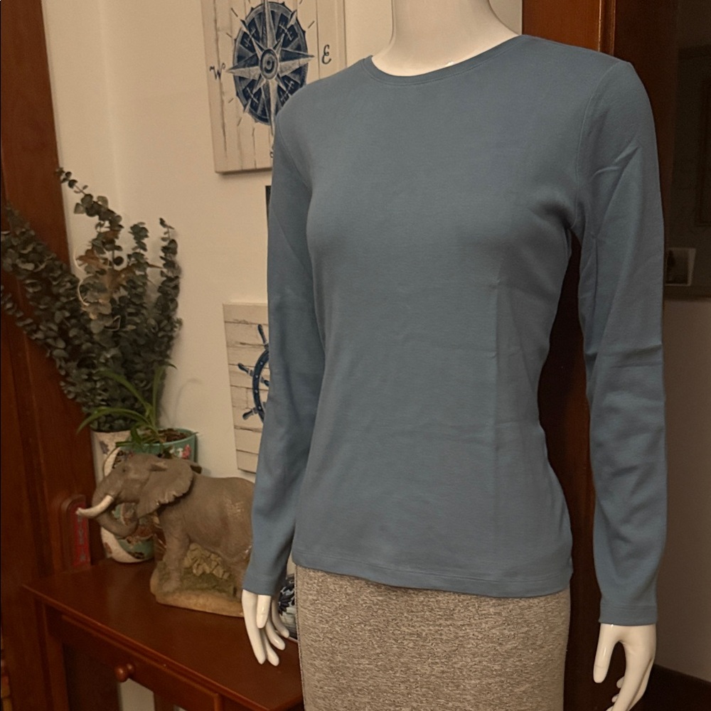 NWT northern reflections size small cotton Classic Blue Long Sleeve Top
